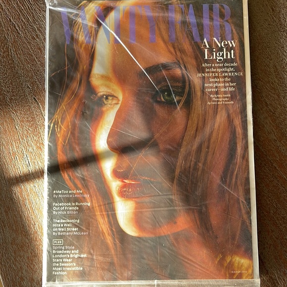 Magazines - Picture 2 of 8